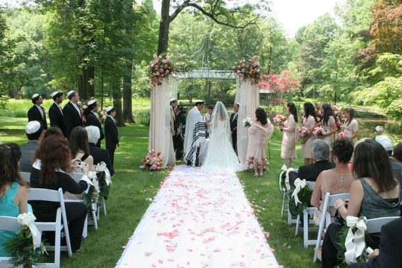 Your chuppah is the centerpiece of your wedding ceremony and our Jewish 